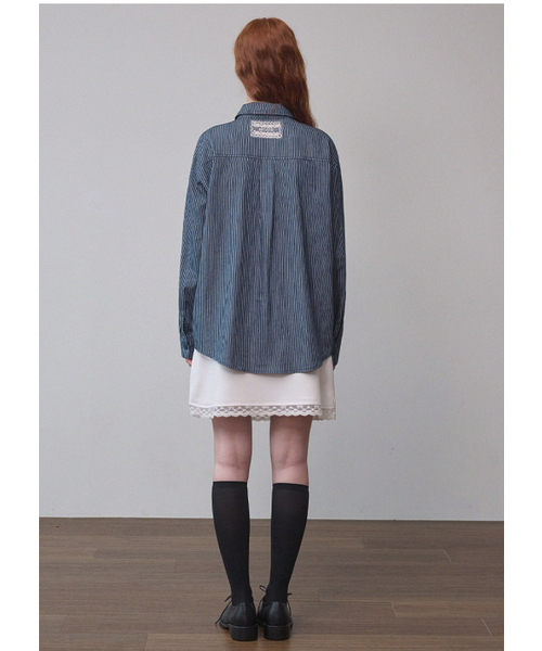 MICANE(ミケーネ)の「マイロストライプフリルシャツ(シャツ/ブラウス・レディース・ダークブルー・MEDIUM/LARGE/SMALL)」の8枚目の写真
