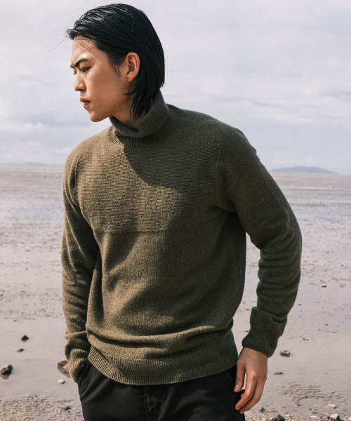 VDR（ブイディアール）の「WHOLE GARMENT DOUBLE FACE TURTLENECK [Olive]（ニット/セーター・メンズ・その他・MEDIUM/LARGE/X-LARGE）」の5枚目の写真