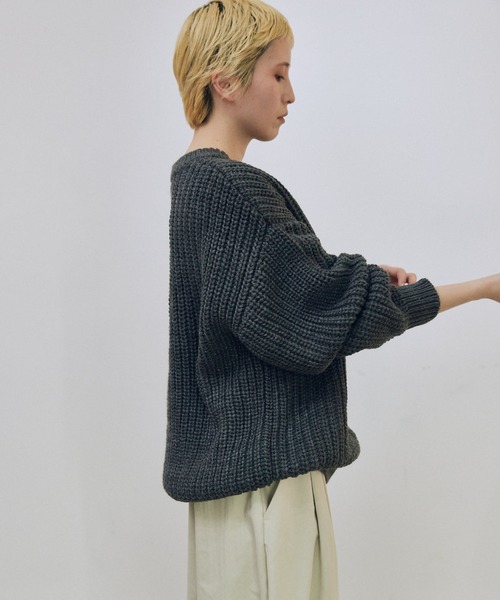 lit(リット)の「Mix Yarn Vneck Knit(ニット/セーター・レディース・レッド/ベージュ系その他/チャコールグレー・FREE)」の7枚目の写真