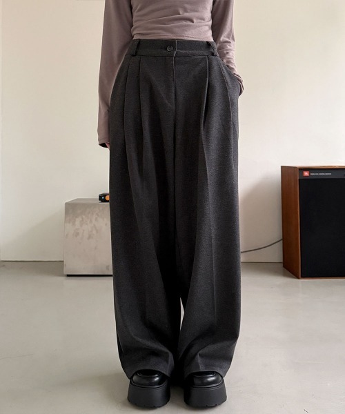 4INT.(フォイント)の「ウールライク ピンタック ワイド スラックス(スラックス・レディース・チャコール/ブラック・S/M/L)」の2枚目の写真