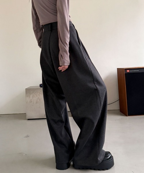 4INT.(フォイント)の「ウールライク ピンタック ワイド スラックス(スラックス・レディース・チャコール/ブラック・S/M/L)」の18枚目の写真