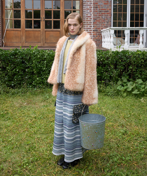 FUN FROM FUN（ファンフロムファン）の「Bambi Fur Jacket, Brown（ムートンコート・レディース・その他・OS）」の6枚目の写真