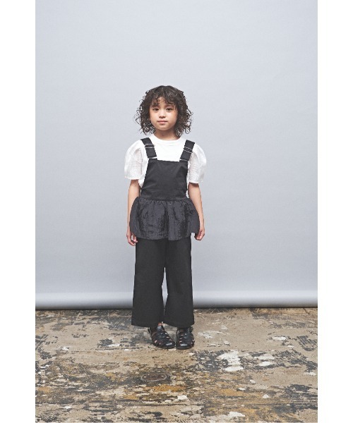 maarook（マルーク）の「カルゼストレッチペプラムサロペットパンツ（サロペット/オーバーオール・キッズ・ホワイト/ブラック・110cm/130cm/120cm）」の4枚目の写真