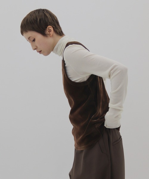 lit(リット)の「High Neck Tops(Tシャツ/カットソー・レディース・ライトカーキ/ブラウン/チャコールグレー/オフホワイト・FREE)」の12枚目の写真