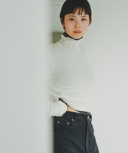 lit(リット)の「High Neck Tops(Tシャツ/カットソー・レディース・ライトカーキ/ブラウン/チャコールグレー/オフホワイト・FREE)」の6枚目の写真