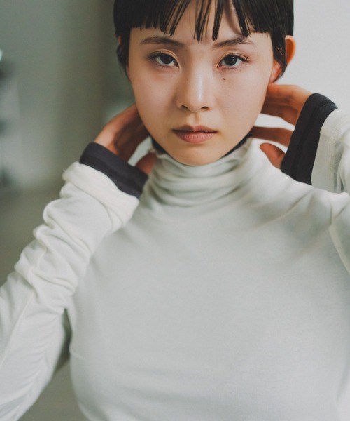 lit(リット)の「High Neck Tops(Tシャツ/カットソー・レディース・ライトカーキ/ブラウン/チャコールグレー/オフホワイト・FREE)」の7枚目の写真