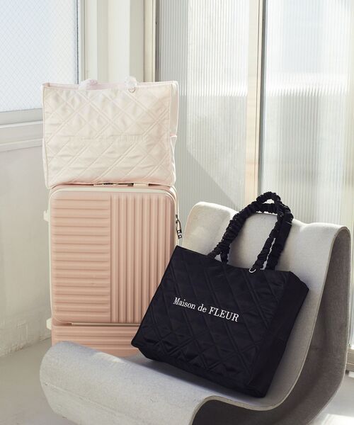 Maison de FLEUR（メゾンドフルール）の「ギャザーハンドルキルティングキャリーオンバッグ（トートバッグ・レディース・ライトピンク/ブラック・FREE）」の9枚目の写真