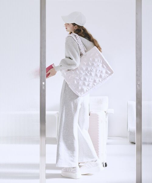 Maison de FLEUR（メゾンドフルール）の「ギャザーハンドルキルティングキャリーオンバッグ（トートバッグ・レディース・ライトピンク/ブラック・FREE）」の10枚目の写真