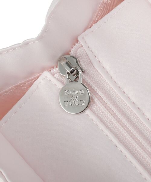 Maison de FLEUR（メゾンドフルール）の「ギャザーハンドルキルティングキャリーオンバッグ（トートバッグ・レディース・ライトピンク/ブラック・FREE）」の8枚目の写真