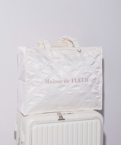 Maison de FLEUR（メゾンドフルール）の「ギャザーハンドルキルティングキャリーオンバッグ（トートバッグ・レディース・ライトピンク/ブラック/アイボリー・FREE）」の2枚目の写真