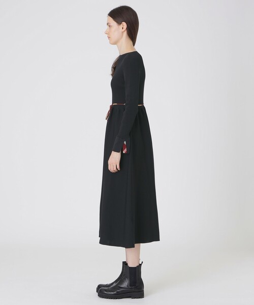 BLUE LABEL CRESTBRIDGE(ブルーレーベルクレストブリッジ)の「スポンディッシュポリエステルニットドレス(ワンピース・レディース・ブラック/レッド系その他/グレー系その他・38)」の10枚目の写真