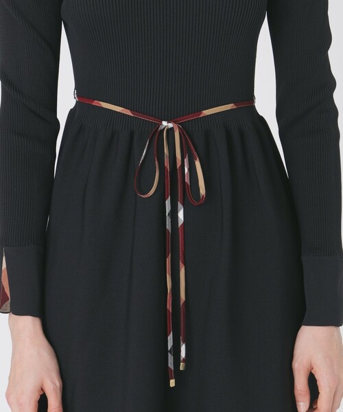 BLUE LABEL CRESTBRIDGE(ブルーレーベルクレストブリッジ)の「スポンディッシュポリエステルニットドレス(ワンピース・レディース・ブラック/レッド系その他/グレー系その他・38)」の12枚目の写真