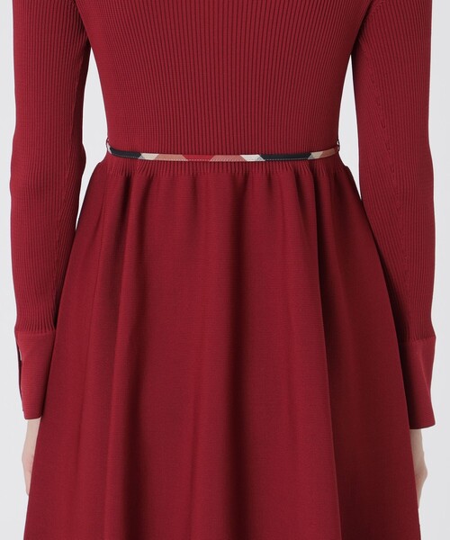 BLUE LABEL CRESTBRIDGE(ブルーレーベルクレストブリッジ)の「スポンディッシュポリエステルニットドレス(ワンピース・レディース・ブラック/レッド系その他/グレー系その他・38)」の19枚目の写真