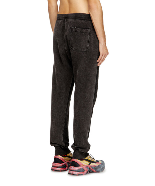 DIESEL(ディーゼル)の「メンズ スウェットパンツ P-WAFY-V1(スウェットパンツ・メンズ・ブラック系その他・SMALL/LARGE/MEDIUM)」の2枚目の写真