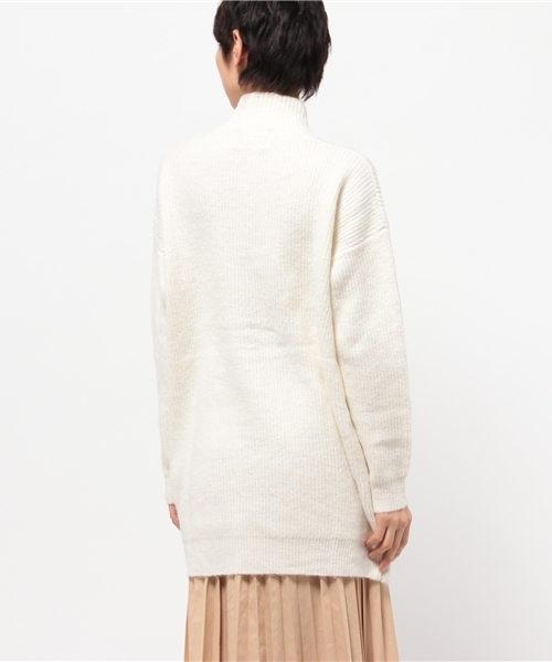 OUTLET（アウトレット）の「【WHO'S WHO gallery】AMスラッシュデザインニット（ニット/セーター・レディース・オフホワイト/チャコールグレー・FREE）」の5枚目の写真