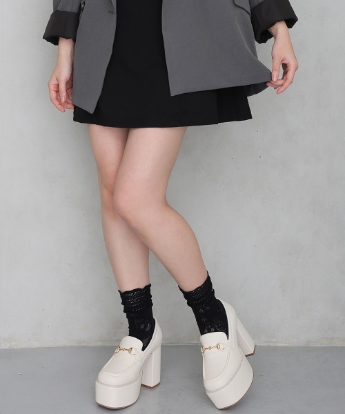 DEMETER（デメテル）の「厚底 プラットフォーム ビット付き ローファーパンプス（ローファー・レディース・ブラック/オフホワイト・S/M/L/LL）」の15枚目の写真