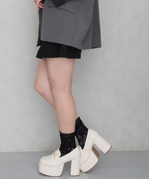 DEMETER（デメテル）の「厚底 プラットフォーム ビット付き ローファーパンプス（ローファー・レディース・ブラック/オフホワイト・S/M/L/LL）」の16枚目の写真