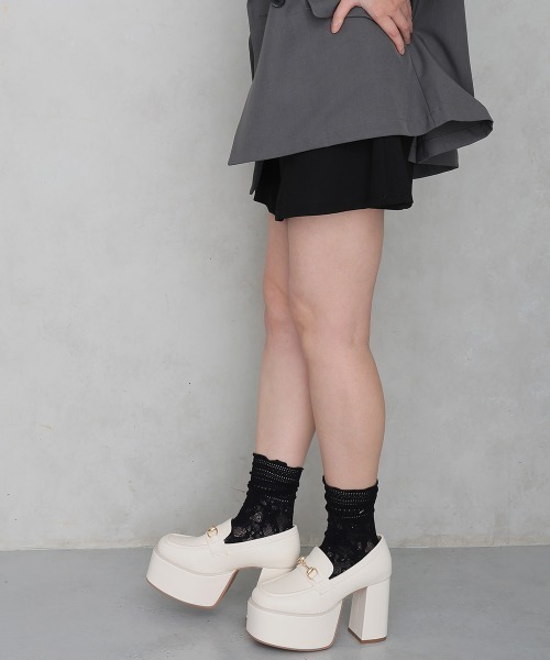 DEMETER（デメテル）の「厚底 プラットフォーム ビット付き ローファーパンプス（ローファー・レディース・ブラック/オフホワイト・S/M/L/LL）」の17枚目の写真