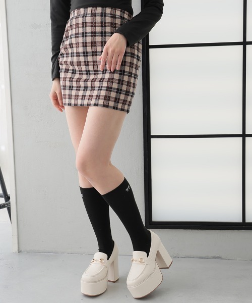 DEMETER（デメテル）の「厚底 プラットフォーム ビット付き ローファーパンプス（ローファー・レディース・ブラック/オフホワイト・S/M/L/LL）」の22枚目の写真