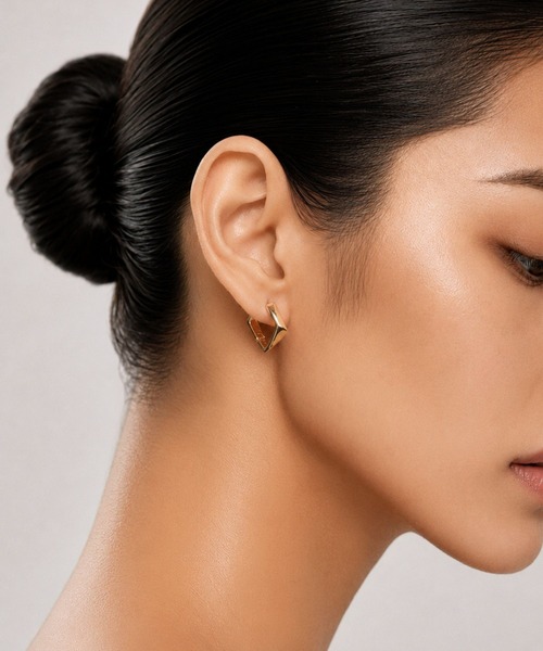Lyvi（ライビィ）の「Sharp Frame Hoop Pierce / 金属アレルギー対応（ピアス（両耳用）・レディース・シルバー/ゴールド・FREE）」の10枚目の写真