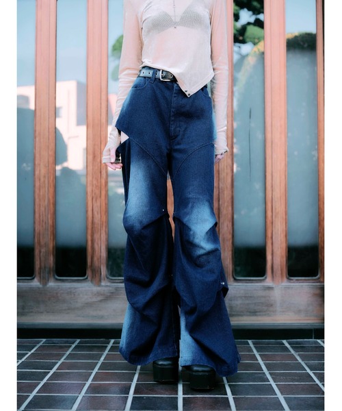 CREO STORE(クレオストア)の「【TAJEN:T】TUCK DESIGN DENIM PANTS/ タックデザインデニムパンツ(デニムパンツ・レディース・ブルー/チャコールグレー・2/1)」の1枚目の写真