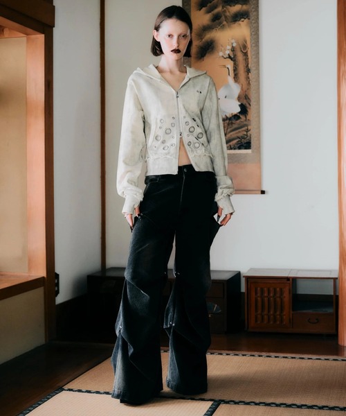 CREO STORE(クレオストア)の「【TAJEN:T】TUCK DESIGN DENIM PANTS/ タックデザインデニムパンツ(デニムパンツ・レディース・ブルー/チャコールグレー・2/1)」の13枚目の写真