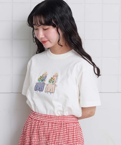 l'atelier du savon(アトリエドサボン)の「ひまわりおばあちゃん アップリケ刺繍Tシャツ(Tシャツ/カットソー・レディース・ネイビー/ホワイト・FREE)」の21枚目の写真