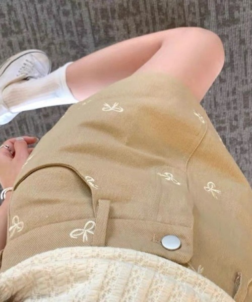 Ritzy(リッツィー)の「リボン刺繍ハイウエストミニスカート(スカート・レディース・ホワイト/カーキ・M)」の5枚目の写真