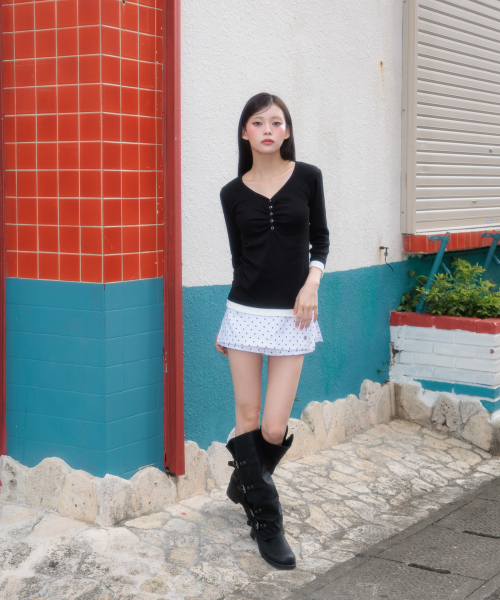 ROSEFRANTZ（ロゼフランツ）の「Shirring Button Layered Long Sleeve [Black]（Tシャツ/カットソー・レディース・ブラック・OS）」の8枚目の写真
