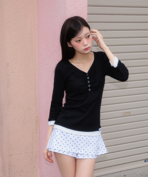 ROSEFRANTZ（ロゼフランツ）の「Shirring Button Layered Long Sleeve [Black]（Tシャツ/カットソー・レディース・ブラック・OS）」の12枚目の写真
