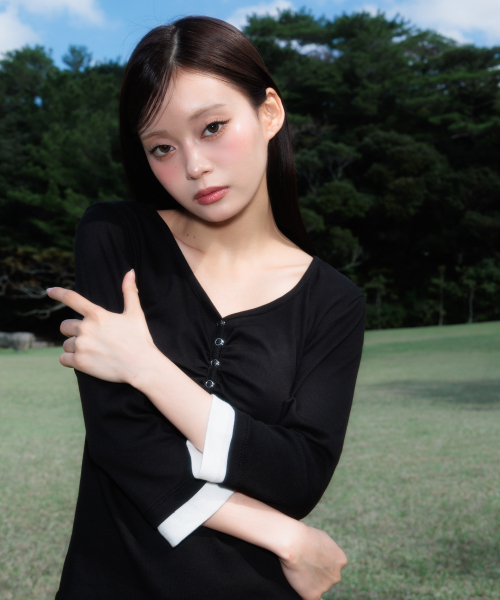 ROSEFRANTZ（ロゼフランツ）の「Shirring Button Layered Long Sleeve [Black]（Tシャツ/カットソー・レディース・ブラック・OS）」の18枚目の写真