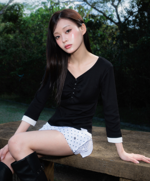 ROSEFRANTZ（ロゼフランツ）の「Shirring Button Layered Long Sleeve [Black]（Tシャツ/カットソー・レディース・ブラック・OS）」の19枚目の写真