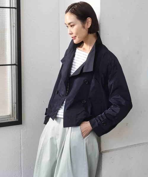 MICHEL KLEIN(ミッシェル・クラン)の「スタンドカラーショートブルゾン(トレンチコート・レディース・ベージュ/ネイビー・38)」の3枚目の写真