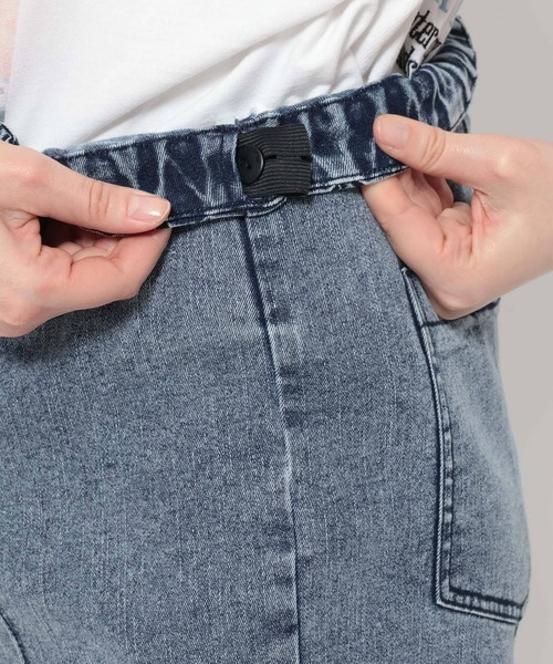 LEPSIM（レプシィム）の「【産前・産後対応】マタニティ／ピンタックデニムフレア2　647410（マタニティウェア/グッズ・レディース・ライトブルー/ブルー・FREE）」の12枚目の写真