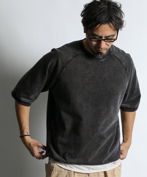 The DUFFER of ST.GEORGE（ザダファーオブセントジョージ）の「PIGMENT DYED POWDER WASH RAGLAN HALF SLEEVE SWEAT：ピグメントダイ ラグランスリーブ 半袖スウェット / 五分袖スウェット / ヴィンテージ加工（スウェット・メンズ・ブラック/ピンク・X-LARGE/LARGE/MEDIUM）」の2枚目の写真