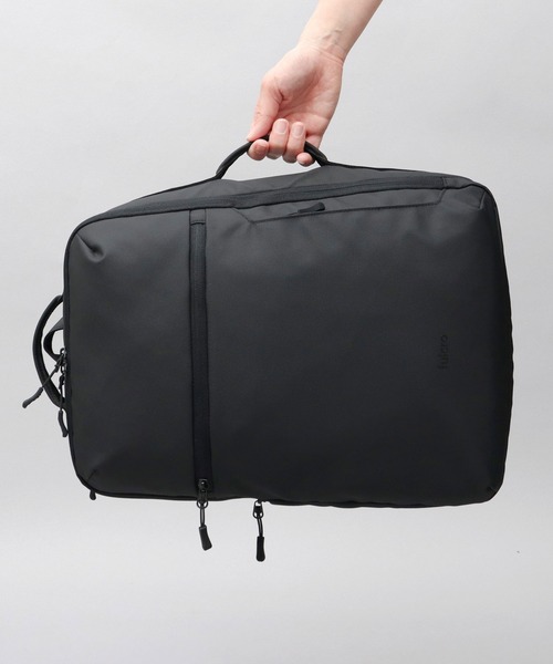 fulcro(フルクロ)の「撥水・耐水 自立型 マットコーティング ポリエステル ビジネスリュック A4・PC・PET収納 キャリーオン対応 adapt アダプト(ビジネスバッグ・メンズ・ブラック・FREE)」の3枚目の写真