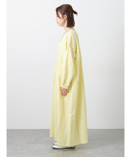 Samansa Mos2(サマンサ モスモス)の「【Cross×Linen】ギャザーワンピース(ワンピース・レディース・モカ/ベージュ/イエロー/レッド/グリーン・M/S)」の8枚目の写真