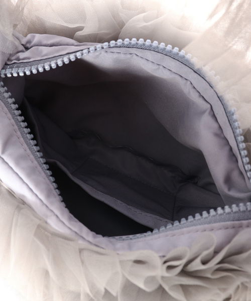 La TOTALITE（ラトータリテ）の「HELOYSE/エロイーズ 別注 プードルバッグ（ショルダーバッグ・レディース・アイボリー/チャコールグレー・FREE）」の9枚目の写真
