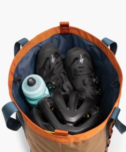 TOPO DESIGNS(トポデザインズ)の「men's FUDGE 掲載モデル【TOPO DESIGNS】MOUNTAIN UTILITY TOTE(トートバッグ・レディース・グレー系/ブルー/ブラック/ブラック系・ONE SIZE)」の19枚目の写真