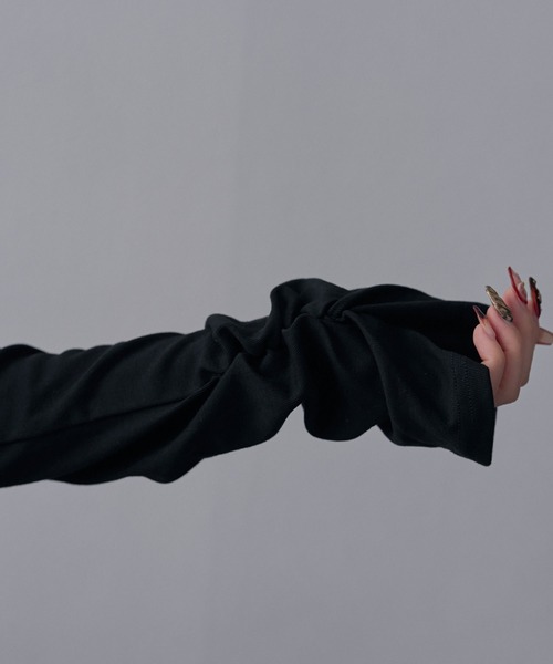 Diable baiser（ディアブルベーゼ）の「フードヘンリーネック脇シャーリングデザイン長袖リブカットソー（Tシャツ/カットソー・レディース・ブラック・M-L）」の16枚目の写真