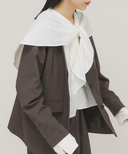 KBF（ケイビーエフ）の「ラッフルBIGカラーブラウス（シャツ/ブラウス・レディース・ブラック/オフホワイト・ONE）」の4枚目の写真