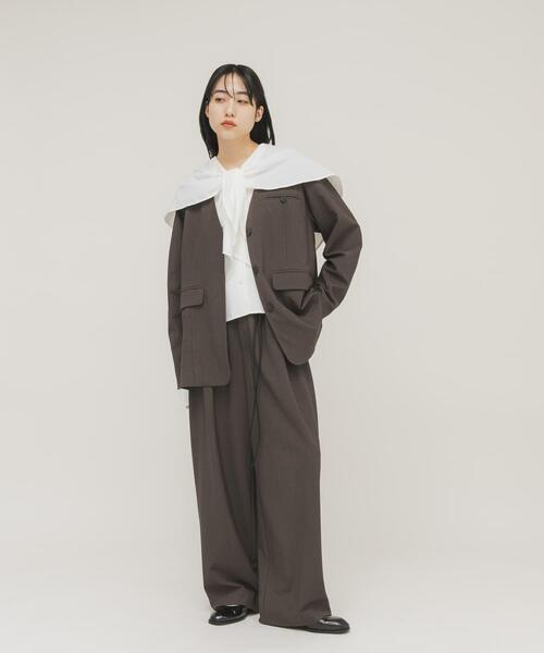 KBF（ケイビーエフ）の「ラッフルBIGカラーブラウス（シャツ/ブラウス・レディース・ブラック/オフホワイト・ONE）」の6枚目の写真