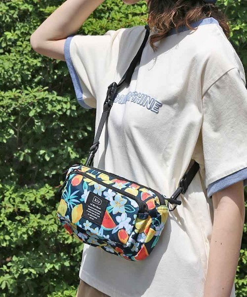 KiU(キウ)の「【KiU and BleuBleuet】KiUフロントポケットミニショルダー(ショルダーバッグ・レディース・ブラック/ブルー/ブラック系その他/ネイビー/ブルー系その他/ネイビー系/グリーン系/その他/ブルー系・FREE)」の7枚目の写真