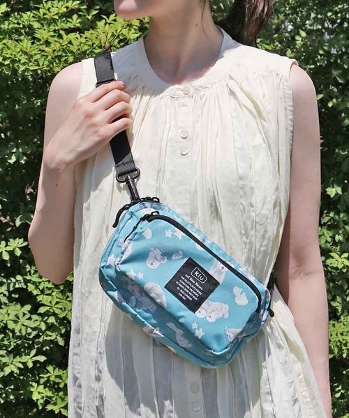 KiU(キウ)の「【KiU and BleuBleuet】KiUフロントポケットミニショルダー(ショルダーバッグ・レディース・ブラック/ブルー/ブラック系その他/ネイビー/ブルー系その他/ネイビー系/グリーン系/その他/ブルー系・FREE)」の6枚目の写真