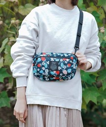 KiU（キウ）の「KiUフロントポケットミニショルダー（ショルダーバッグ）」