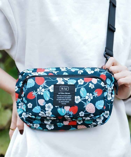 KiU(キウ)の「【KiU and BleuBleuet】KiUフロントポケットミニショルダー(ショルダーバッグ・レディース・ブラック/ブルー/ブラック系その他/ネイビー/ブルー系その他/ネイビー系/グリーン系/その他/ブルー系・FREE)」の11枚目の写真