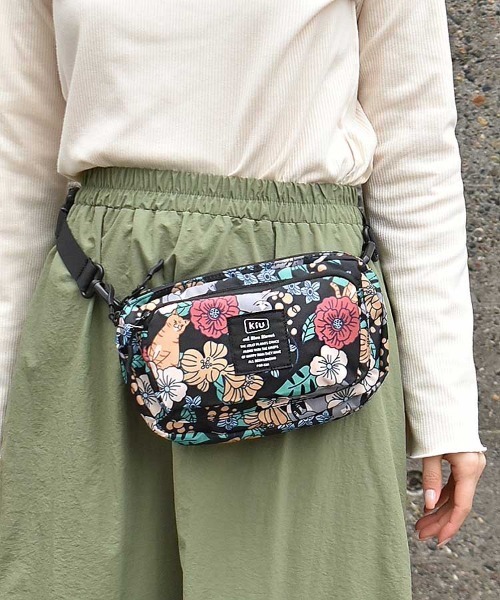 KiU(キウ)の「【KiU and BleuBleuet】KiUフロントポケットミニショルダー(ショルダーバッグ・レディース・ブラック/ブルー/ブラック系その他/ネイビー/ブルー系その他/ネイビー系/グリーン系/その他/ブルー系・FREE)」の10枚目の写真