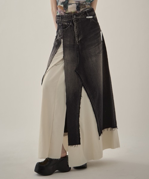 Maison MIHARA YASUHIRO（メゾンミハラヤスヒロ）の「【MIHARA YASUHIRO/ミハラヤスヒロ】DENIM PANTS COMBINED SKIRT/デニムパンツコンバインドスカート（デニムスカート・レディース・ブラック/ダークインディゴブルー・36/38）」の2枚目の写真