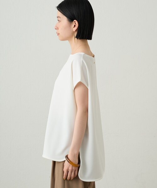 LOUNGEDRESS(ラウンジドレス)の「《1枚できれい見え/イージーケア》カットジョーゼットフレンチブラウス(シャツ/ブラウス・レディース・ネイビー/ベージュ/オフホワイト/ブラック・FREE)」の17枚目の写真