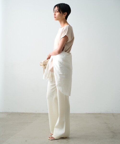 LOUNGEDRESS(ラウンジドレス)の「《1枚できれい見え/イージーケア》カットジョーゼットフレンチブラウス 夏服(シャツ/ブラウス・レディース・ネイビー/ベージュ/オフホワイト/ブラック・FREE)」の12枚目の写真